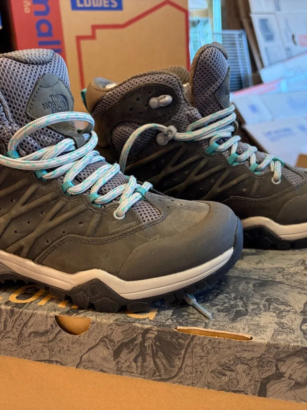 The North Face Women's Hedgehog Hike Mid GTX - Gray with Teal Accents
